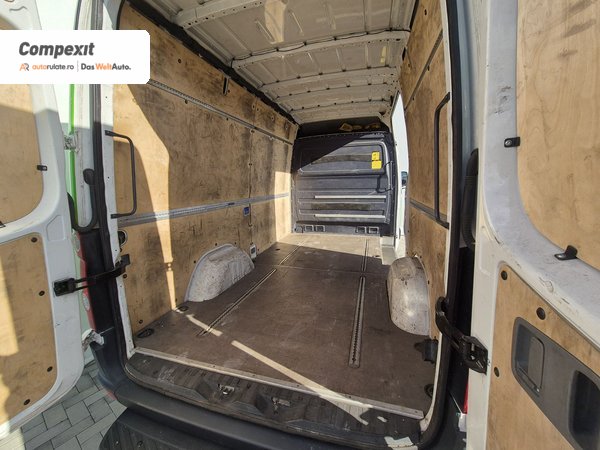 Volkswagen Crafter 35 MR Furgon 2.0 tdi