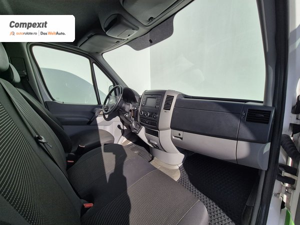 Volkswagen Crafter 35 MR Furgon 2.0 tdi