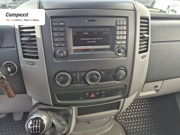 Volkswagen Crafter 35 MR Furgon 2.0 tdi