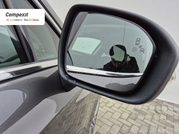 Ford Mondeo Titanium HEV 2.0i, AT