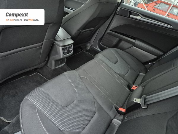 Ford Mondeo Titanium HEV 2.0i, AT