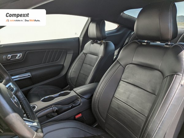 Ford Mustang Coupe 2.3 Ecoboost A6 Race Red