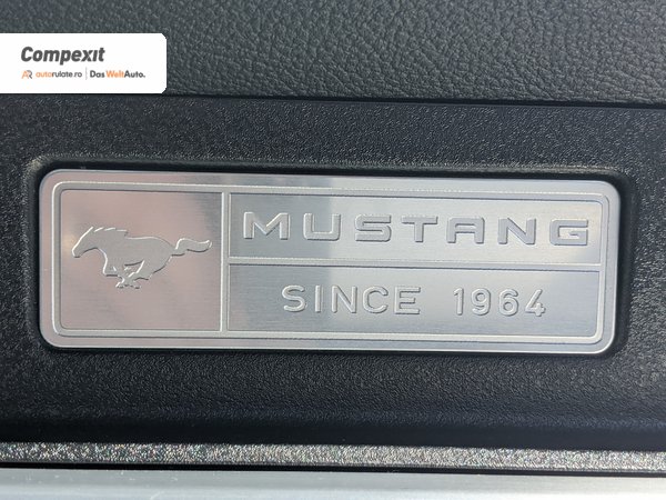 Ford Mustang Coupe 2.3 Ecoboost A6 Race Red